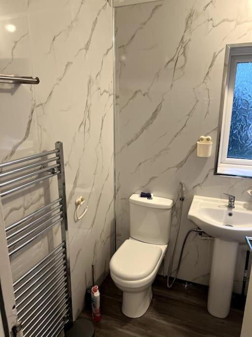 Spacious City Centre Home Near Hospital & M5 Worcester Esterno foto
